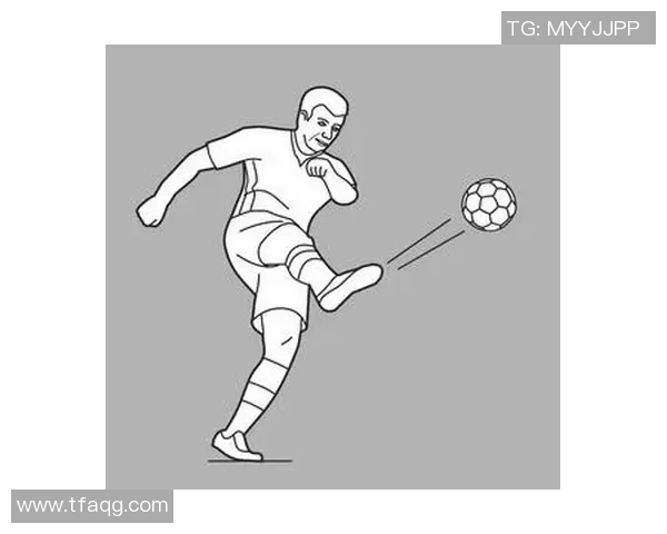 灰色短裤足球明星揭秘他在赛场上的精彩表现与个人魅力