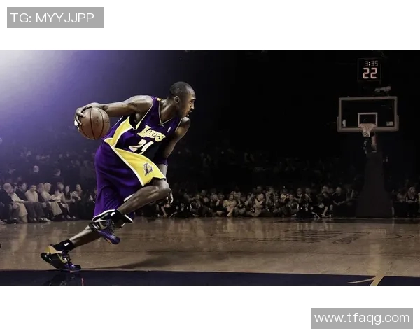 足球明星们纷纷表态对科比的崇拜与追随展现运动精神的传承与影响